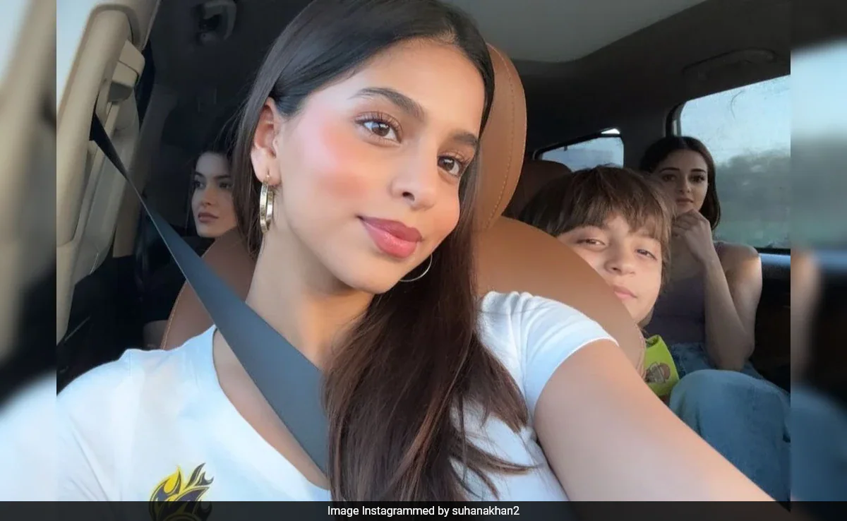 Suhana Khan's Picture-Perfect Selfie With Brother AbRam, BFFs Ananya Panday And Shanaya Kapoor