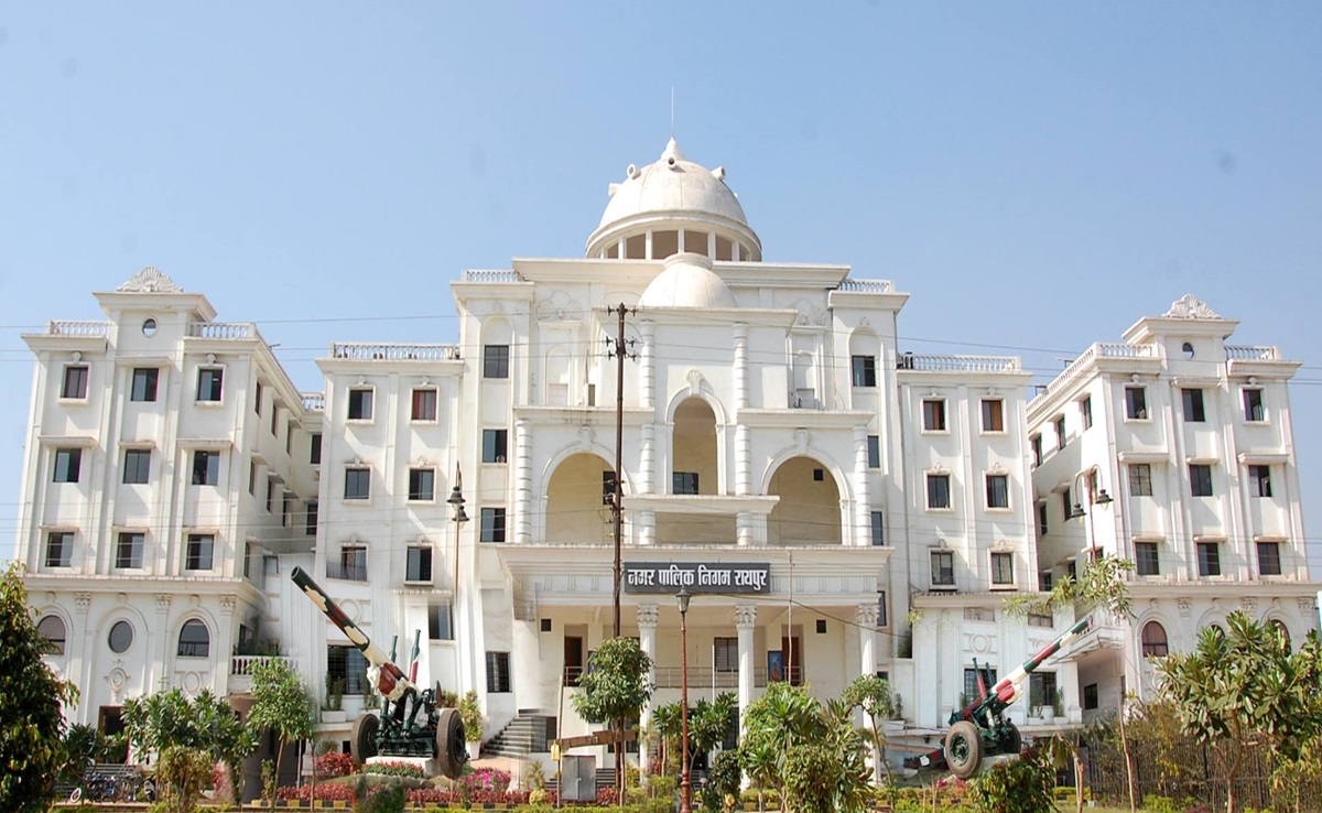 मुंबई हादसे से रायपुर नगर निगम अलर्ट, होर्डिंग्स की जांच कर एक हफ्ते में रिपोर्ट देंगी विज्ञापन एजेंसी