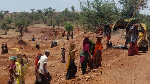 Rajasthan: डूंगरपुर में मनरेगा 'वेंटिलेंटर' पर, बजट के अभाव में दम तोड़ रही है योजना