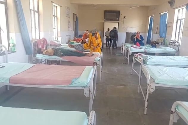 साकेत सीएचसी में दो नवजात बच्चों की मौत हो गई. 