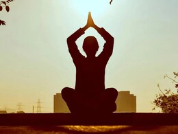 De-Stress And Find Focus - How Yoga Boosts Mental Wellbeing De-Stress And Find Focus - How Yoga Boosts Mental Wellbeing