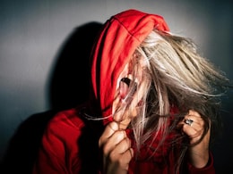 इन दिनों चल रहा है अजीबोगरीब ट्रेंड, लाखों रुपये खर्च कर के यहां चीखने-चिल्लाने आती हैं महिलाएं इन दिनों चल रहा है अजीबोगरीब ट्रेंड, लाखों रुपये खर्च कर के यहां चीखने-चिल्लाने आती हैं महिलाएं