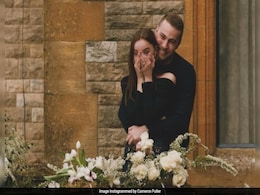 <i>Bridgerton</i> Actor Phoebe Dynevor's Fiance Cameron Fuller Shares Her Reaction To His Proposal <i>Bridgerton</i> Actor Phoebe Dynevor's Fiance Cameron Fuller Shares Her Reaction To His Proposal