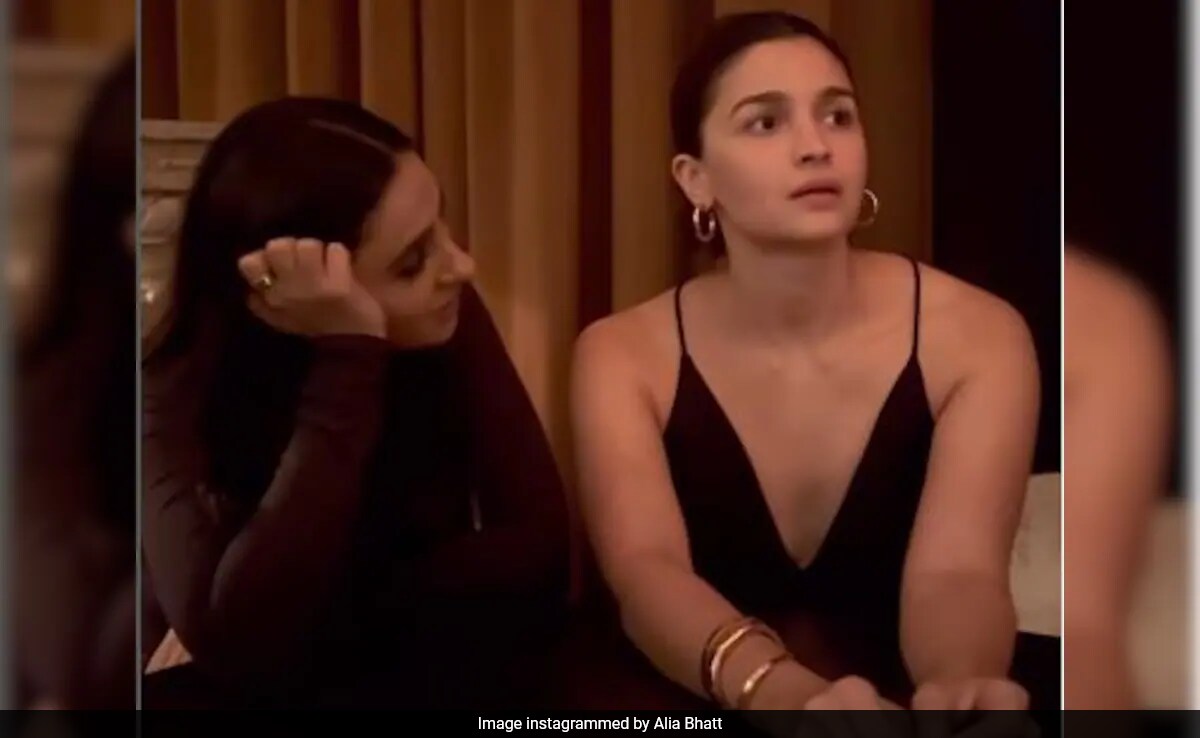 Watch: Alia Bhatt And Akansha Ranjan's BFF Spin To Janhvi Kapoor's <i>Dekhha Tenu</i>