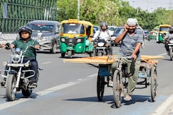 Heatwave In Delhi Today, Temperature To Rise To 44 Degree Celsius Heatwave In Delhi Today, Temperature To Rise To 44 Degree Celsius
