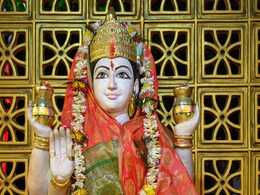 Ganga Dussehra 2024: कब है गंगा दशहरा, जानिए तिथि, पूजा विधि और महत्व Ganga Dussehra 2024: कब है गंगा दशहरा, जानिए तिथि, पूजा विधि और महत्व