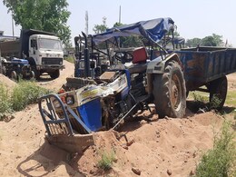 MP News: रेत माफियाओं की हिम्मत तो देखिए! पुलिसकर्मी को ट्रैक्टर से कुचलकर मौत के घाट उतारा... MP News: रेत माफियाओं की हिम्मत तो देखिए! पुलिसकर्मी को ट्रैक्टर से कुचलकर मौत के घाट उतारा...