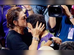 केकेआर तीसरी बार ऐसे बना IPL चैंपियन, जीत के बाद शाहरुख ने गंभीर को किया किस, वाइफ के साथ उठाई चमचमाती हुई ट्रॉफी केकेआर तीसरी बार ऐसे बना IPL चैंपियन, जीत के बाद शाहरुख ने गंभीर को किया किस, वाइफ के साथ उठाई चमचमाती हुई ट्रॉफी