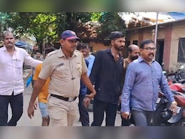 कल्याण पोलिसांची मोठी कारवाई, रात्री-बेरात्री प्रवाशांना लुटणाऱ्या टोळीला अटक कल्याण पोलिसांची मोठी कारवाई, रात्री-बेरात्री प्रवाशांना लुटणाऱ्या टोळीला अटक