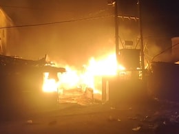 Bhind Fire: भिण्ड के सब्जी मंडी में लगी भीषण आग, 2 दर्जन दुकान जलकर हुआ खाक