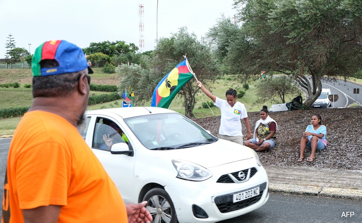 1 Dead, Hundreds Injured As Riots Sweep New Caledonia