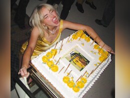 Actor Sabrina Carpenter's 25th Birthday Cake Featured Leonardo DiCaprio Meme Actor Sabrina Carpenter's 25th Birthday Cake Featured Leonardo DiCaprio Meme