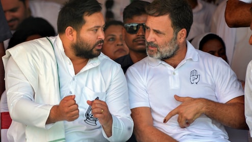 16 दिन, 23 जिले, 1300 KM... बिहार में राहुल की 'वोटर अधिकार यात्रा' के मायने समझिए