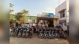 बाइक चुराने वाला बड़ा गैंग चढ़ा पुलिस के हत्थे, एक साथ मिली चोरी हुईं 13 बाइकें, खुला बड़ा राज