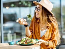 Why You Must Start Every Meal With A Plateful Of Veggies - Biochemist Explains