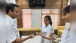 पापा मेरे रिजल्ट की चिंता करते हैं, कलेक्टर बोले- लाओ मेरी बात कराओ... कोटा DM का यह वीडियो हो रहा वायरल