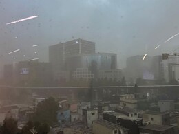 मुंबई में भयानक अंधड़ के 5 हिला देने वाले वीडियो देखिए मुंबई में भयानक अंधड़ के 5 हिला देने वाले वीडियो देखिए