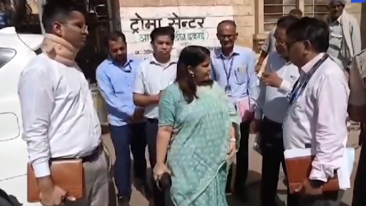 जैसलमेर में जब अचानक अस्पताल में निरीक्षण करने पहुंचे अधिकारी