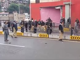 हक मांगा तो मिले आंसू, खुद को कश्मीरियों का हमदर्द बताने वाले पाकिस्तान का POK में असली चेहरा देखिए हक मांगा तो मिले आंसू, खुद को कश्मीरियों का हमदर्द बताने वाले पाकिस्तान का POK में असली चेहरा देखिए