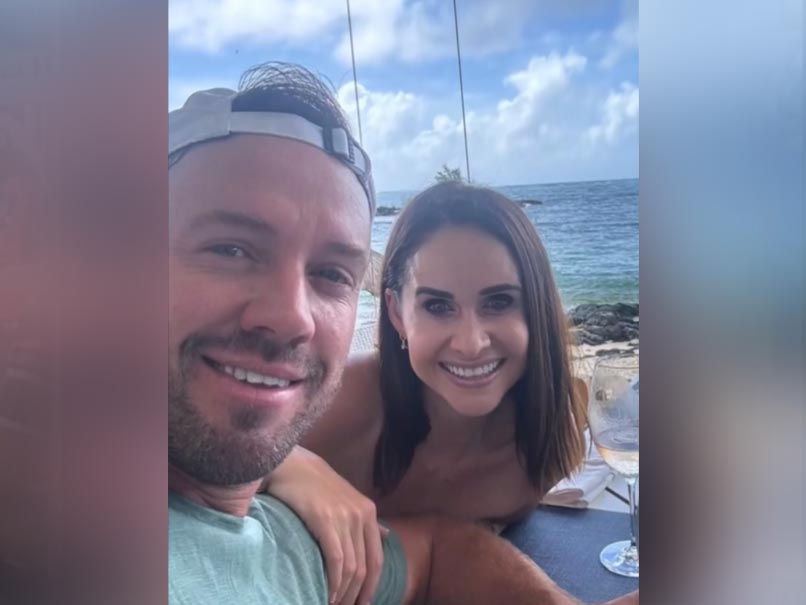 AB De Villiers Screams "<i>Ee Sala Cup Namde</i>" During Family Vlog - Video Is Viral
