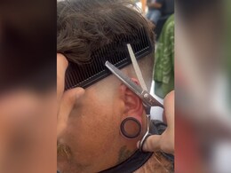 सैलून पर बाल कटवाने गया था शख्स, हेयर ड्रेसर ने बाल की जगह काट दिया कान, अपने रिस्क पर देखें वीडियो सैलून पर बाल कटवाने गया था शख्स, हेयर ड्रेसर ने बाल की जगह काट दिया कान, अपने रिस्क पर देखें वीडियो