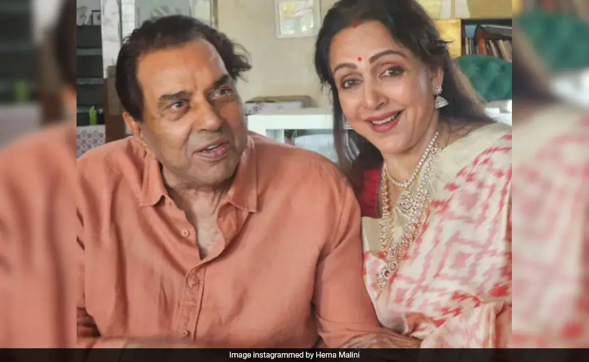 Hema Malini's Wedding Anniversary Pic With Dharmendra Is Love Personified