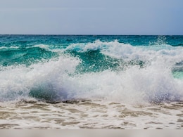 येत्या 36 तासांत समुद्रात जास्त उंचीच्या लाटा उसळण्याची शक्यता, खबरदारीच्या सूचना 