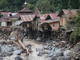 34 Killed, 16 Missing After Flash Floods Hit Indonesia 34 Killed, 16 Missing After Flash Floods Hit Indonesia