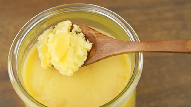 Gheeis packedwith butyric acid, a fatty acid that fosters the growth of beneficial gut bacteria