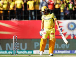 "<i>Pehle Tu Ja</i>": Dhoni Memes Set Internet On Fire After No. 9 Stunt Fails "<i>Pehle Tu Ja</i>": Dhoni Memes Set Internet On Fire After No. 9 Stunt Fails