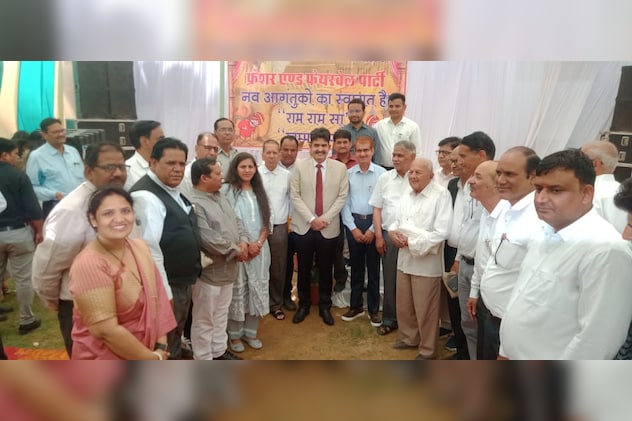 सीकर में लॉ कॉलेज की फैकल्टी के साथ राजस्थान हाई कोर्ट के जज. सीकर में लॉ कॉलेज की फैकल्टी के साथ राजस्थान हाई कोर्ट के जज.