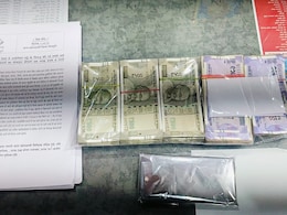 IPL के नाम पर सट्टा खिलाने वालों को पुलिस ने दबोचा, ऑनलाइन ऐसे खिलाया जाता है ये खेल  IPL के नाम पर सट्टा खिलाने वालों को पुलिस ने दबोचा, ऑनलाइन ऐसे खिलाया जाता है ये खेल