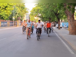 जब शहर का चक्कर लगाने साइकिल पर निकले SP, जगह-जगह रूककर की जांच तो चौक गए कर्मचारी