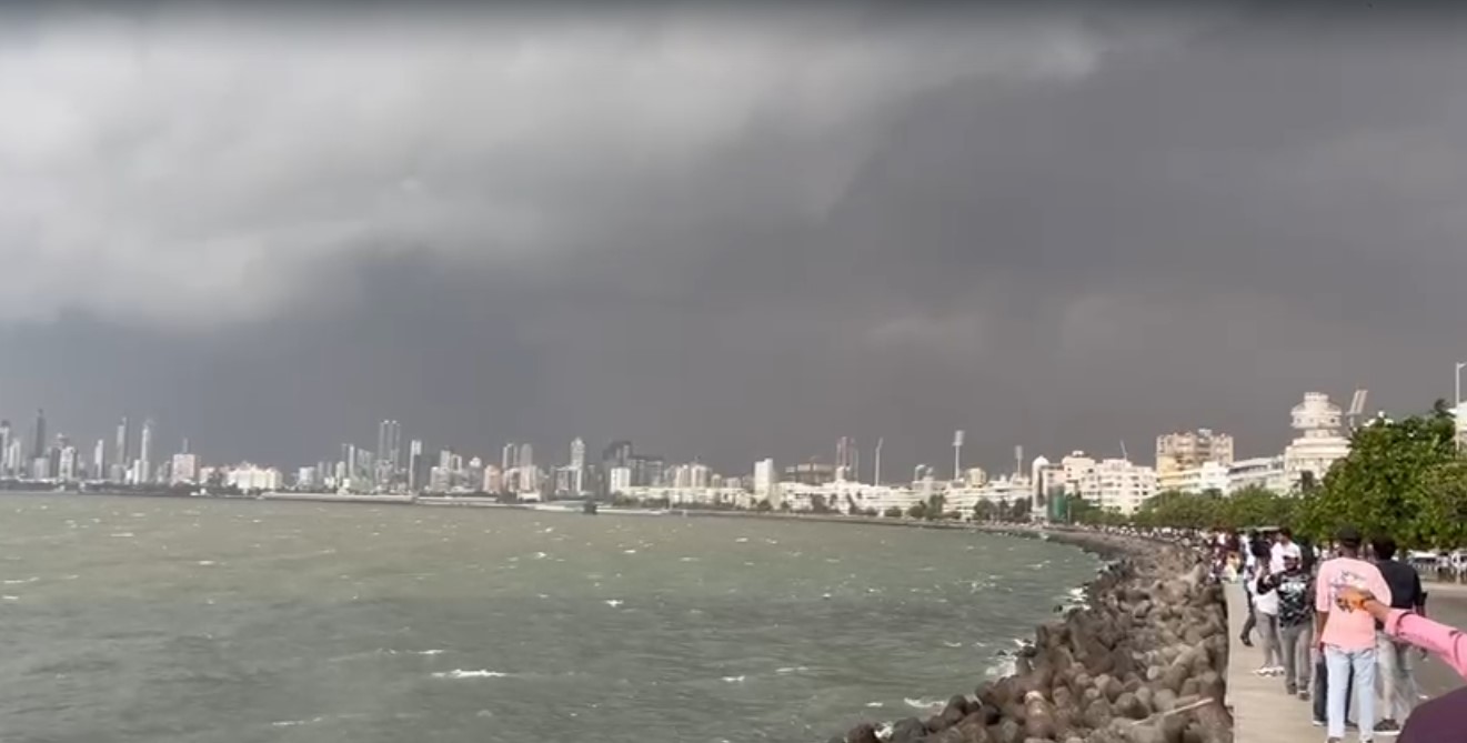 In Pics: Mumbai Sky Turns Murky After Massive Dust Storm, Rainfall In Pics: Mumbai Sky Turns Murky After Massive Dust Storm, Rainfall