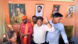 नरेश म्हस्केंची ठाकरे गटाच्या ताब्यात असलेल्या शाखेत अचानक एन्ट्री, पुढे काय झालं? VIDEO