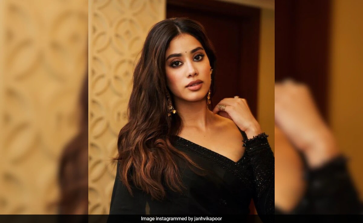Janhvi Kapoor's LOL Reply To Tirupati Wedding Rumour Goes Viral: "<i>Kuchh Bhi</i>"