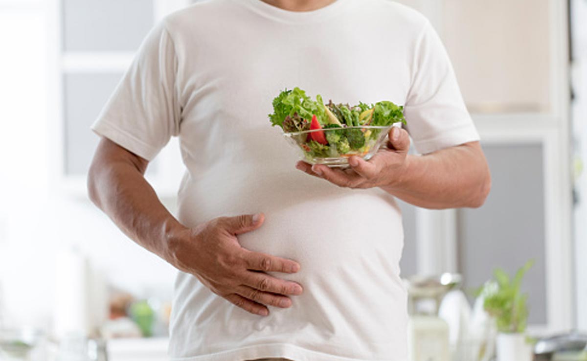 Planning meals reduces the temptation to eat unhealthy foods and helps control portion sizes