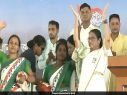Watch: Mamata Banerjee Dances With Party Workers On Stage At Bengal Rally Watch: Mamata Banerjee Dances With Party Workers On Stage At Bengal Rally