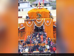 बद्रीनाथ मंदिर का कपाट बंद होने से पहले किया जाता है ये काम, पुजारी धरते हैं महिला का वेश...!