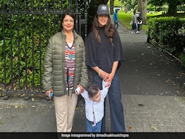 It's A Girl's Day Out For Priyanka Chopra, Mother Madhu Chopra And Daughter Malti Marie On Their Dublin, Ireland Vacation It's A Girl's Day Out For Priyanka Chopra, Mother Madhu Chopra And Daughter Malti Marie On Their Dublin, Ireland Vacation