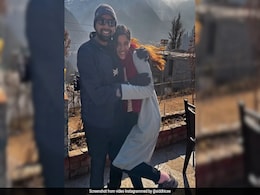 Video: Woman's Napkin Note To "Cute" Man On Flight Leads To 10-Year Friendship, IndiGo Reacts Video: Woman's Napkin Note To "Cute" Man On Flight Leads To 10-Year Friendship, IndiGo Reacts