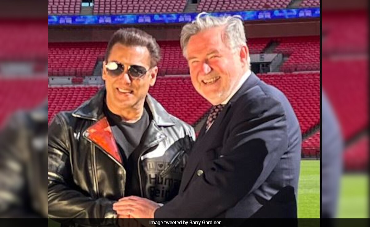 Viral: Salman Khan Pictured With UK MP Barry Gardiner: "Tiger Is Alive And Is In London"