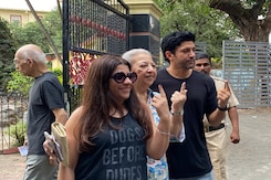 Lok Sabha Elections 5th Phase: Farhan Akhtar, Sister Zoya Akhtar Vote In Mumbai Lok Sabha Elections 5th Phase: Farhan Akhtar, Sister Zoya Akhtar Vote In Mumbai