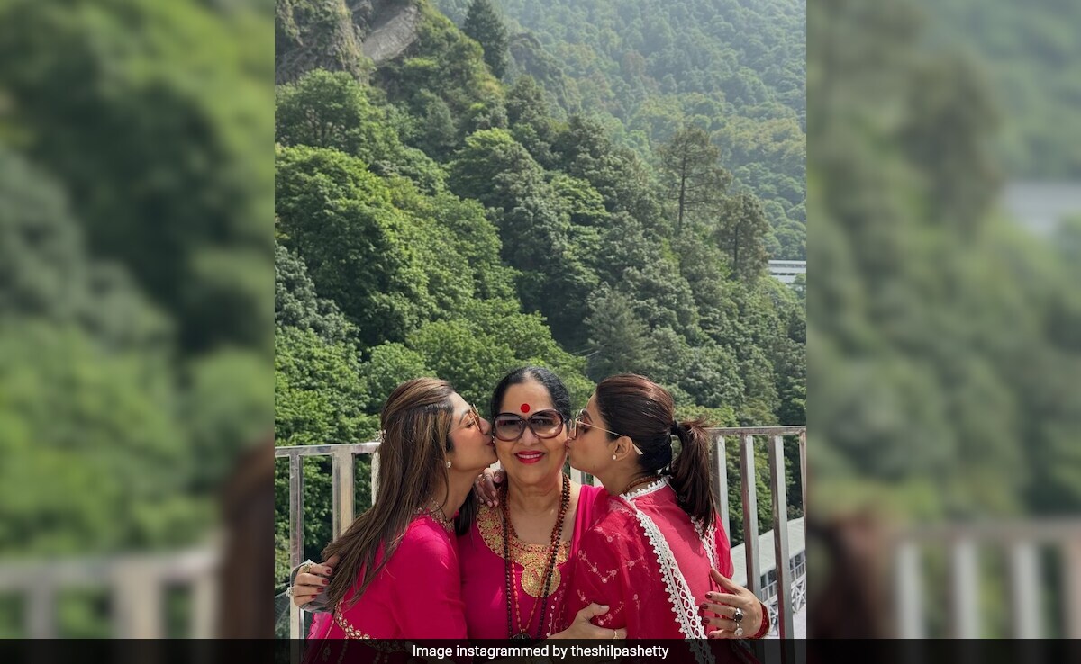 Viral: Shilpa Shetty's Pics With Family From Her Visit To Vaishno Devi Temple