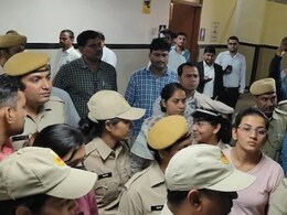 Rajasthan SI Paper Leak: एसआई पेपर लीक मामले में आज चार्जशीट दाखिल करेगी SOG, 25 आरोपियों की बढ़ेगी मुसीबत! Rajasthan SI Paper Leak: एसआई पेपर लीक मामले में आज चार्जशीट दाखिल करेगी SOG, 25 आरोपियों की बढ़ेगी मुसीबत!