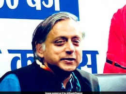 शशि शरूर का असिस्टेंट सोना तस्करी के आरोप में हिरासत में, सांसद पास से एंट्री को लेकर बढ़ सकती हैं मुश्किलें शशि शरूर का असिस्टेंट सोना तस्करी के आरोप में हिरासत में, सांसद पास से एंट्री को लेकर बढ़ सकती हैं मुश्किलें