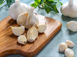 Kitchen Tips: फ्रिज में लहसुन-अदरक रखना चाहिए या नहीं? कंफ्यूजन कीजिए दूर Kitchen Tips: फ्रिज में लहसुन-अदरक रखना चाहिए या नहीं? कंफ्यूजन कीजिए दूर