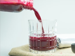 चेहरे के दाग-धब्बों को हल्का कर देता है यह लाल जूस, पीने पर अंदरूनी रूप से निखरती है त्वचा  चेहरे के दाग-धब्बों को हल्का कर देता है यह लाल जूस, पीने पर अंदरूनी रूप से निखरती है त्वचा