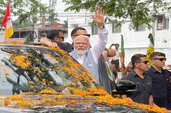 PM Modi To Offer Prayers, Hold Roadshow In Ayodhya PM Modi To Offer Prayers, Hold Roadshow In Ayodhya