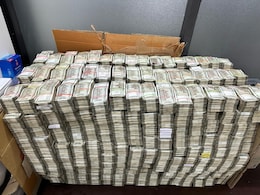 मोठी कारवाई!  14 कोटीची रोकड, 8 किलो सोने, 170 कोटीचं घबाड जप्त मोठी कारवाई!  14 कोटीची रोकड, 8 किलो सोने, 170 कोटीचं घबाड जप्त